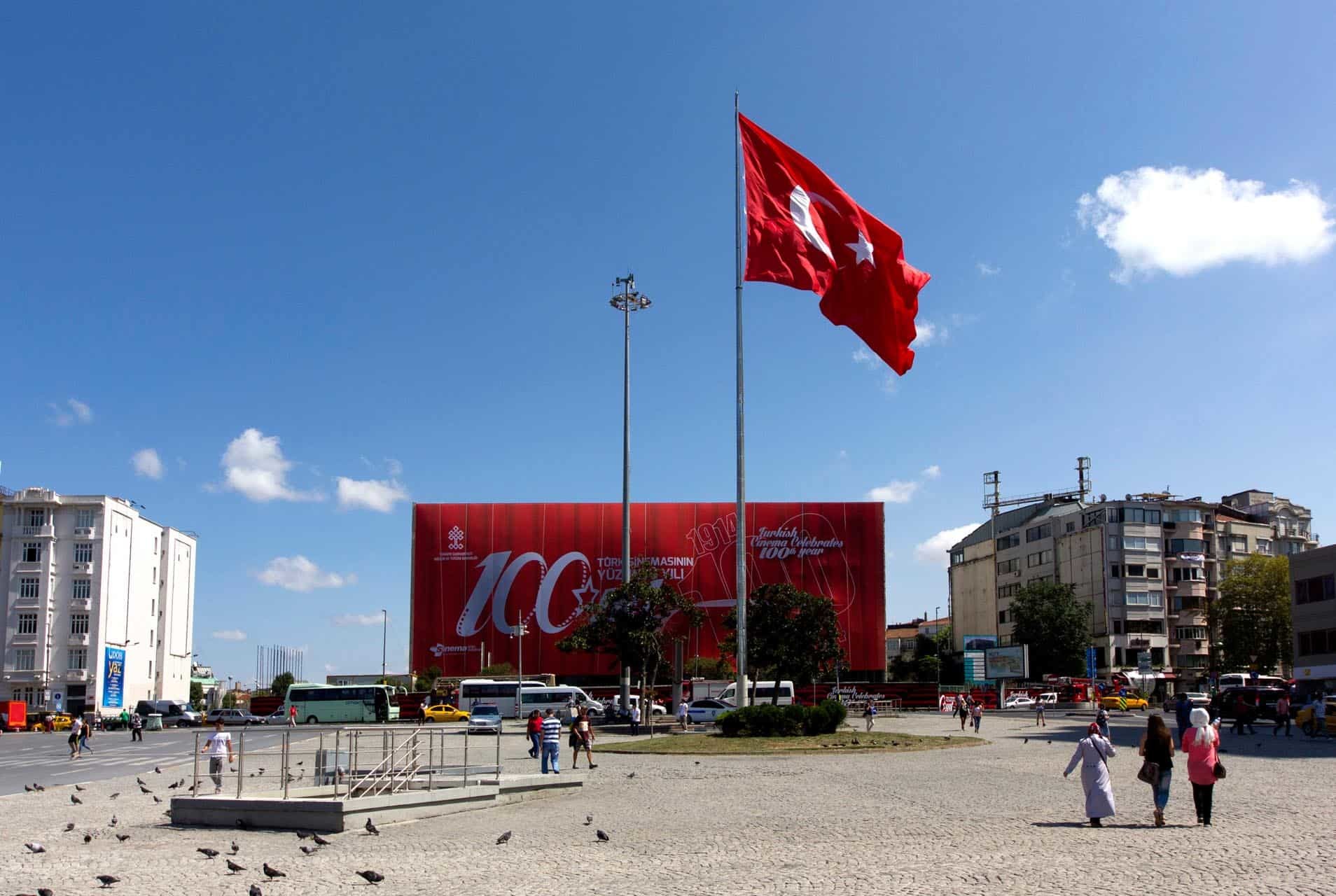 istanbul taksim ataturk kultur merkezi bina giydirme10 - İstanbul Taksim AKM Binası Giydirme