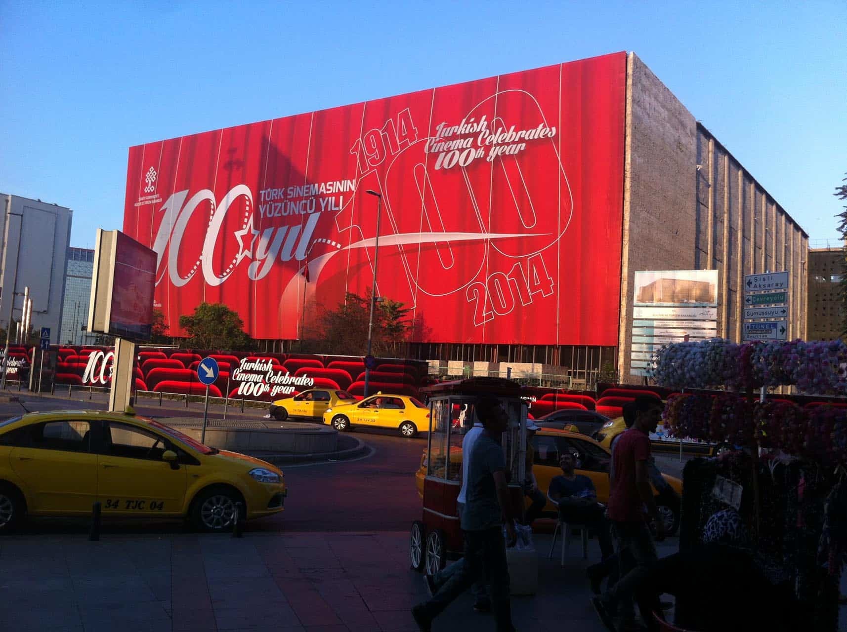 istanbul taksim ataturk kultur merkezi bina giydirme14 - İstanbul Taksim AKM Binası Giydirme