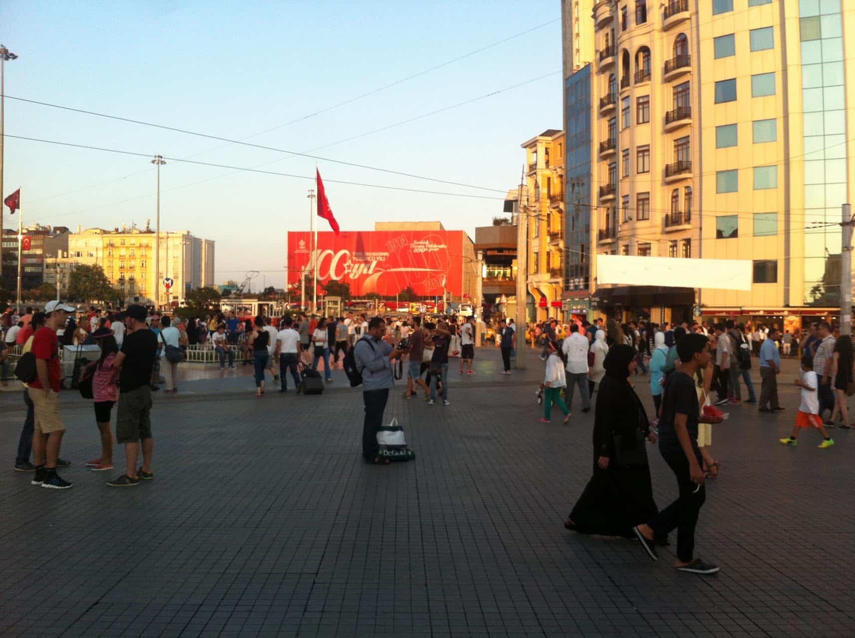 istanbul taksim ataturk kultur merkezi bina giydirme16 - İstanbul Taksim AKM Binası Giydirme