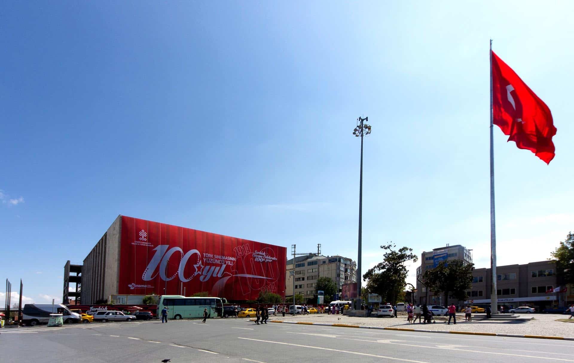 istanbul taksim ataturk kultur merkezi bina giydirme7 - İstanbul Taksim AKM Binası Giydirme